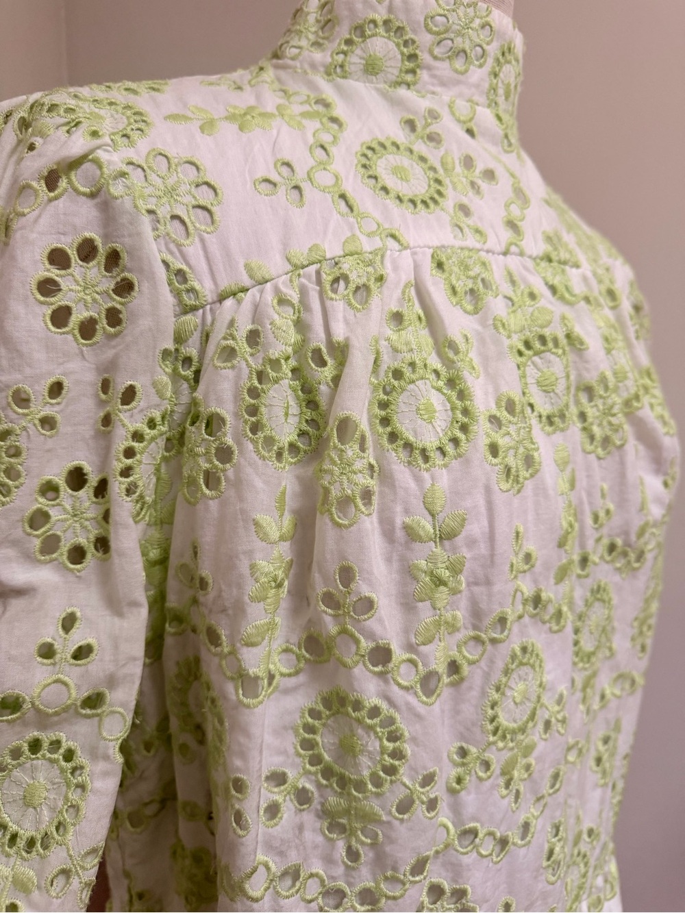 GLAMOROUS Eyelet Dress Size M US 8 White Green Embroidered Scalloped Mini NWT - Picture 6 of 15